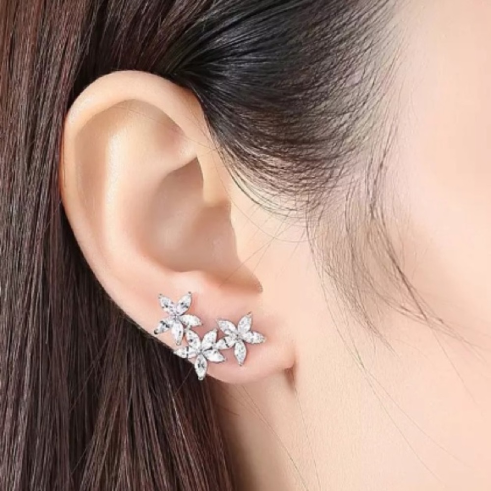 NEW!๐๐๐ธGORGEOUS!๐ธQUALITY!๐ธCZ๐ธFLOWERS!๐ธ๐๐ - Picture 1 of 8